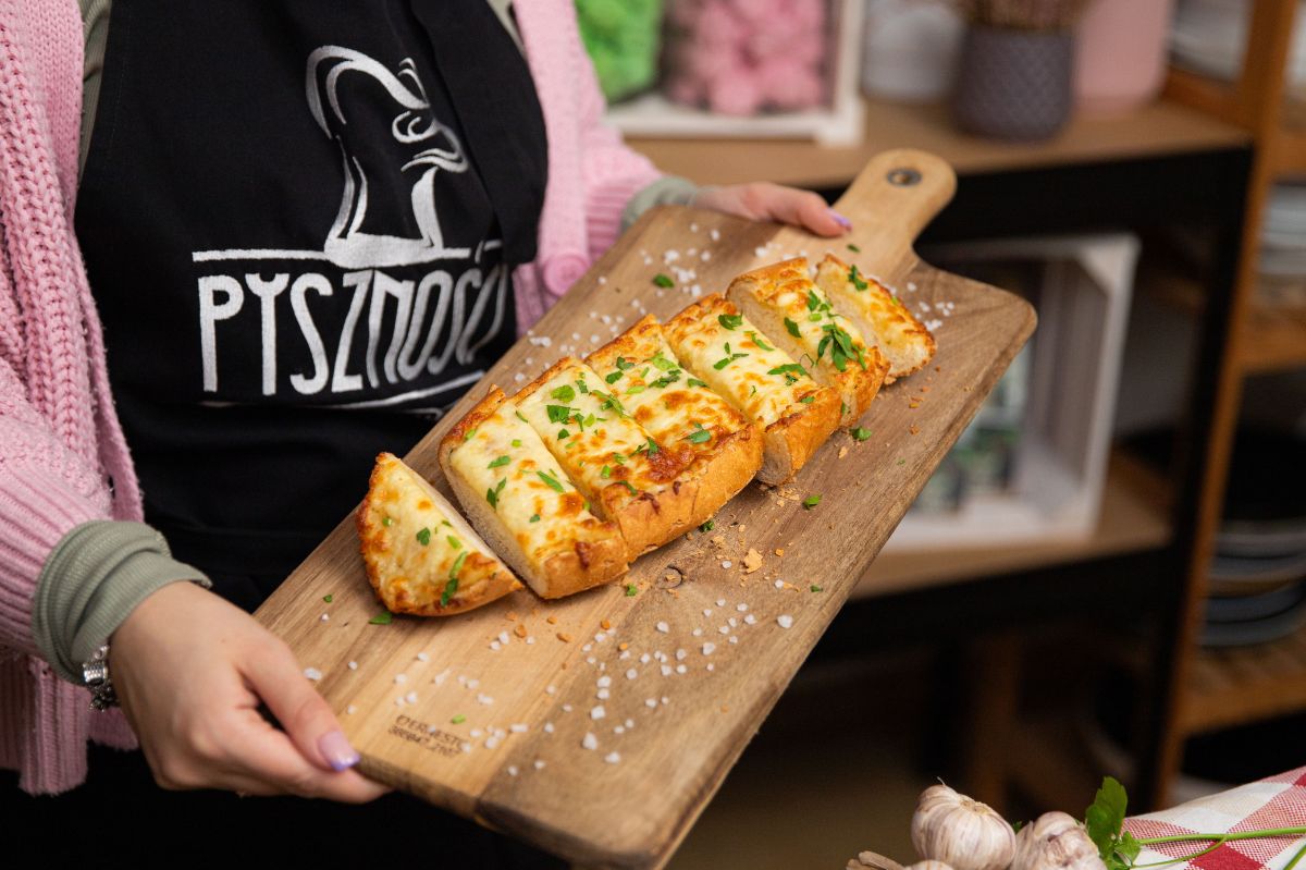 Warm, cheesy-garlic bread that's ready in under an hour