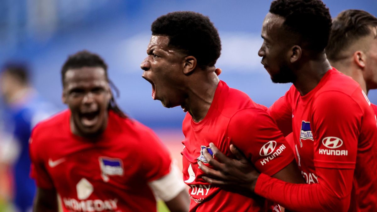 PAP/EPA / FRIEDEMANN VOGEL / POOL / Na zdjęciu: piłkarze Herthy Berlin