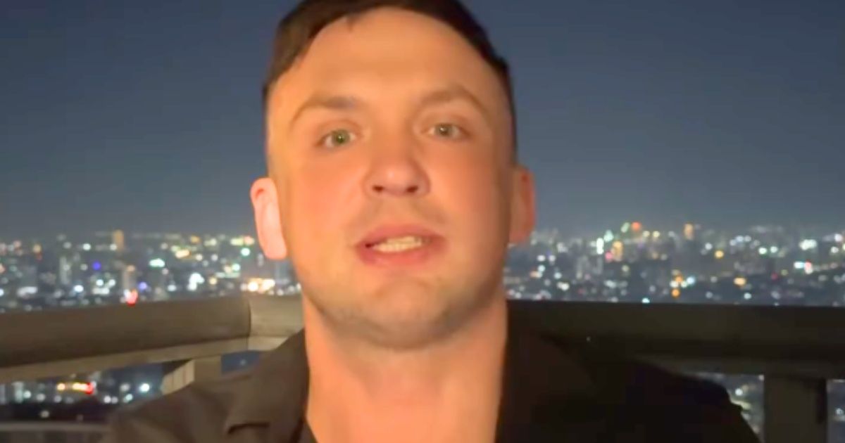Pasut tłumaczy się po Tajlandii. Największy upadek w internecie? - Vibez