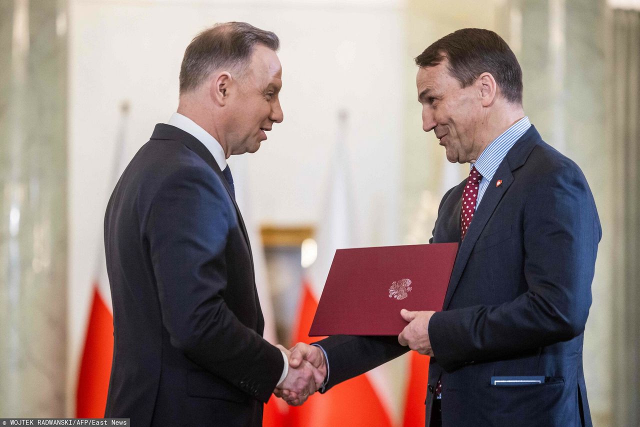 Ambasador chce miliona złotych. Duda wezwany do reakcji