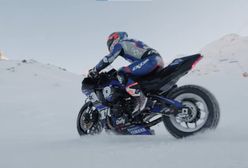 Wjechał motocyklem na stok narciarski. Zabawa w czasach koronawirusa