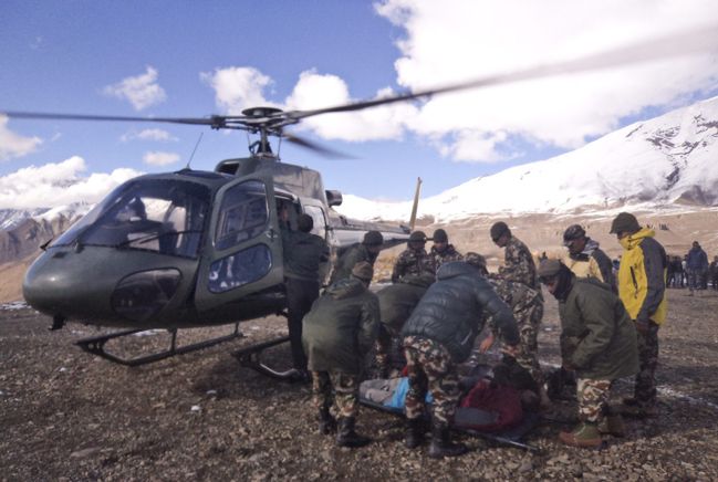 Nepal: Już 29 ofiar śmiertelnych lawin i burz śnieżnych w Himalajach
