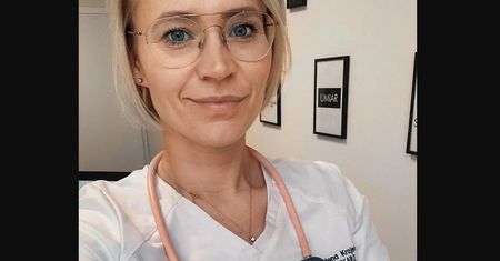 Znana lekarka ma łuszczycę. Objawy uderzyły w psychikę i stawy. "Przykre, że to choroba, na którą nie mamy wpływu"