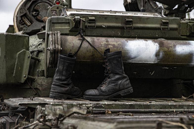 Rosyjscy żołnierze mają buty ze skóry z Indii. Tak wspiera się machinę wojenną