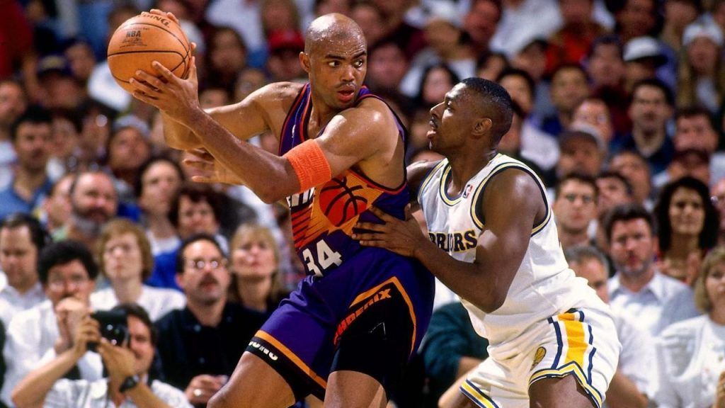 Charles Barkley (z lewej) źródło zdjęcia: nba.com