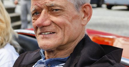 Henryk Gołębiewski jest na emeryturze, ale nie przestaje pracować. Zdradził, ile dostaje co miesiąc
