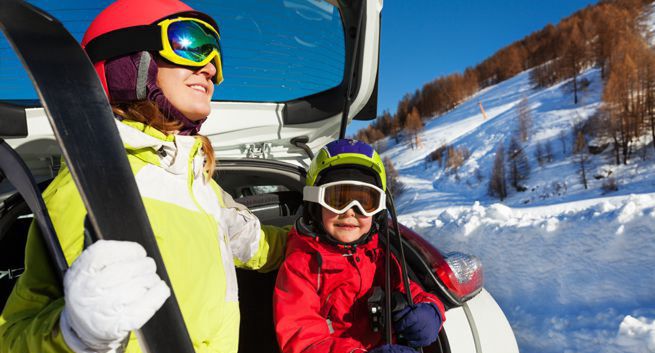 Wyjazd samochodem na narty. O tym warto pamiętać