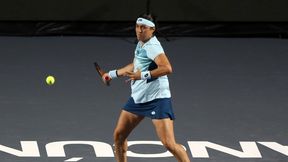 Vondrousova i Jabeur walczyły nie tylko ze sobą. Dwusetowa bitwa w wietrznych warunkach
