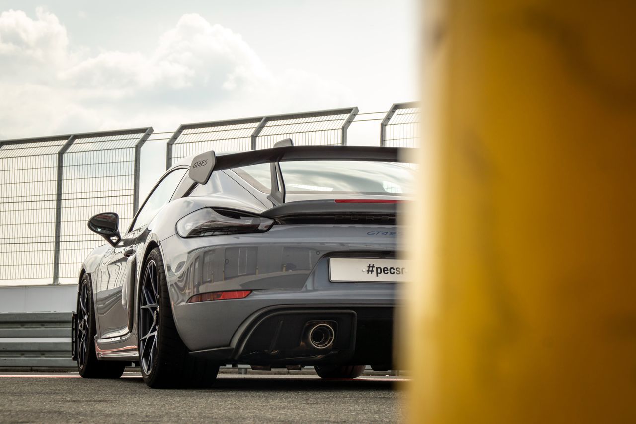 Porsche 718 Cayman GT4 RS (2022)