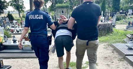 16-latek zatrzymany na cmentarzu w Łobżenicy. Co zrobił?