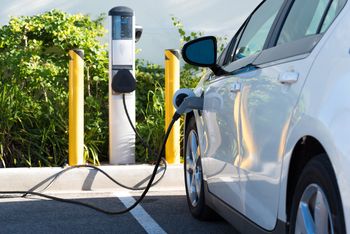 Niemcy coraz częściej wybierają auta elektryczne. Pomagają dopłaty