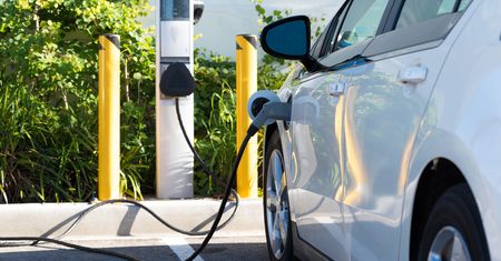 Niemcy coraz częściej wybierają auta elektryczne. Pomagają dopłaty