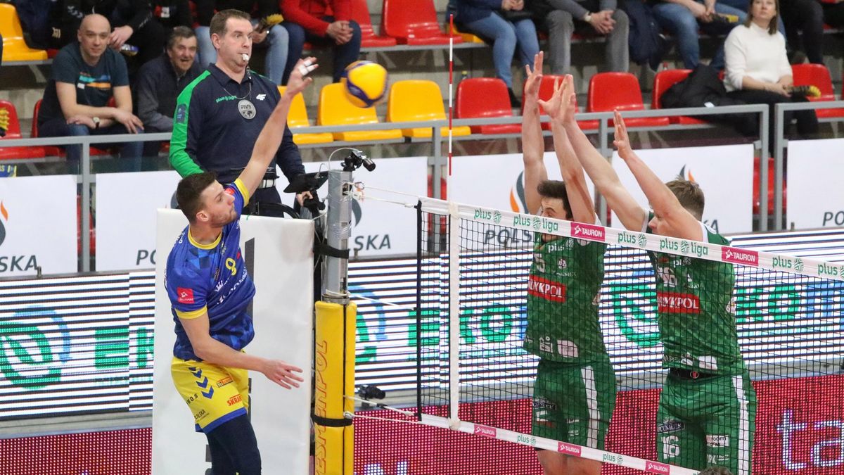 PAP / Krzysztof Świderski / Na zdjęciu: Bartosz Bućko (w niebieskiej koszulce).