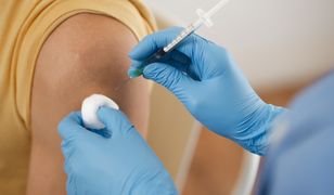 COVID-19. Trzecia dawka szczepionki dla seniorów i medyków