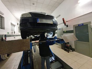 Najczęstsze usterki na przeglądach. Dlatego auta w Polsce nie dostają pieczątki