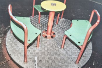 Dramat na placu zabaw. 11-latek trafił do szpitala