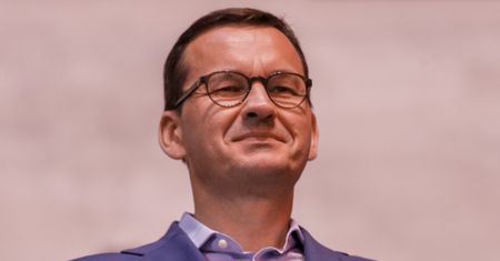 Morawiecki jest na Facebooku od 2 lat. Przypomniał swoją sporą wpadkę