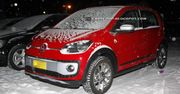 Volkswagen Cross Up! przyłapany na śniegu