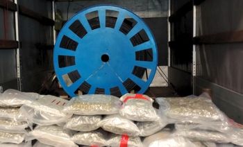 Były ukryte w szpuli z kablem. Służby nie dały się zwieść