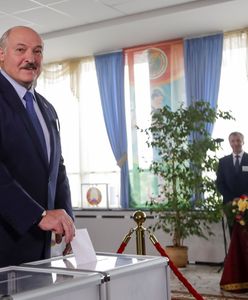 Białoruś. CKW: Alaksandr Łukaszenka prowadzi. Szefowie komisji: wygrała Swiatłana Cichanouska