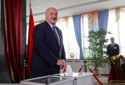 Białoruś. CKW: Alaksandr Łukaszenka prowadzi. Szefowie komisji: wygrała Swiatłana Cichanouska