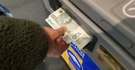 Od 19 lutego wypłacisz w ten sposób tylko 200 zł. Limity w bankomatach