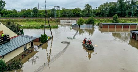 Ulewy, podtopienia i trąby powietrzne. To jeszcze nie koniec pogodowych zagrożeń