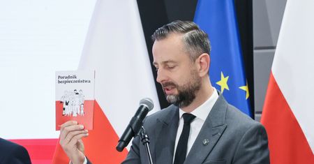 Poradnik MON. Punkt ósmy wywoła uśmiech politowania