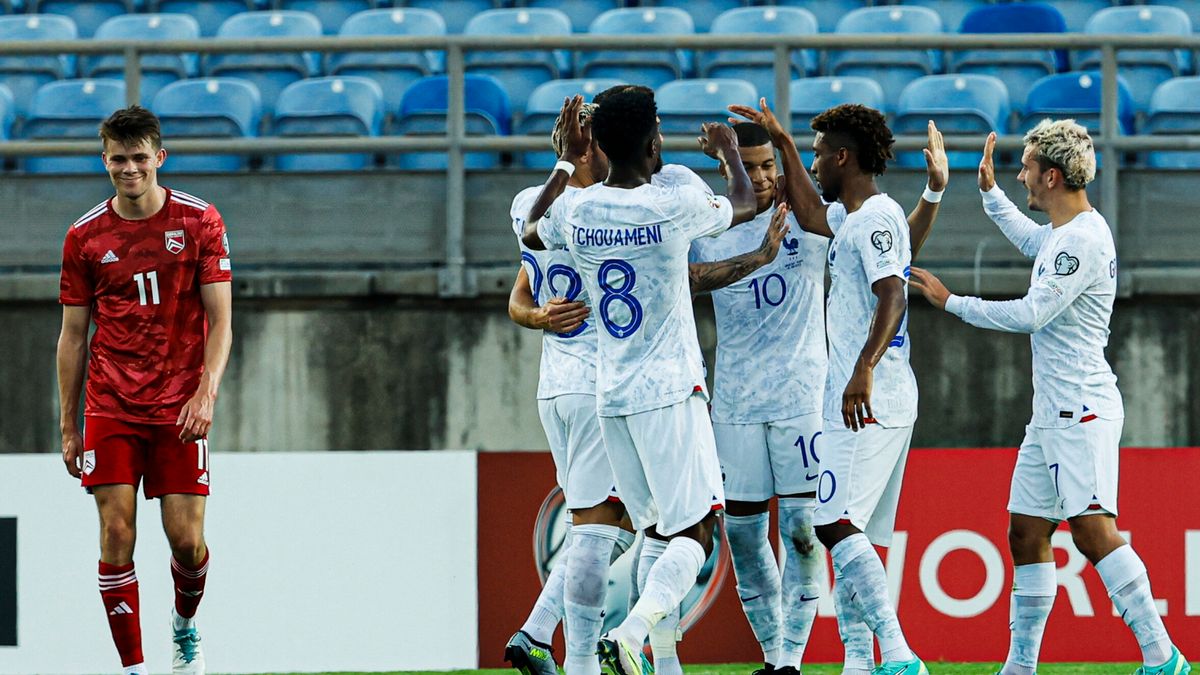 PAP/EPA / Luis Forra / Na zdjęciu: reprezentanci Francji