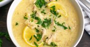 To prawdziwa perełka kuchni greckiej. Mieszam ze sobą 2 nietypowe składniki i mam pyszną zupę