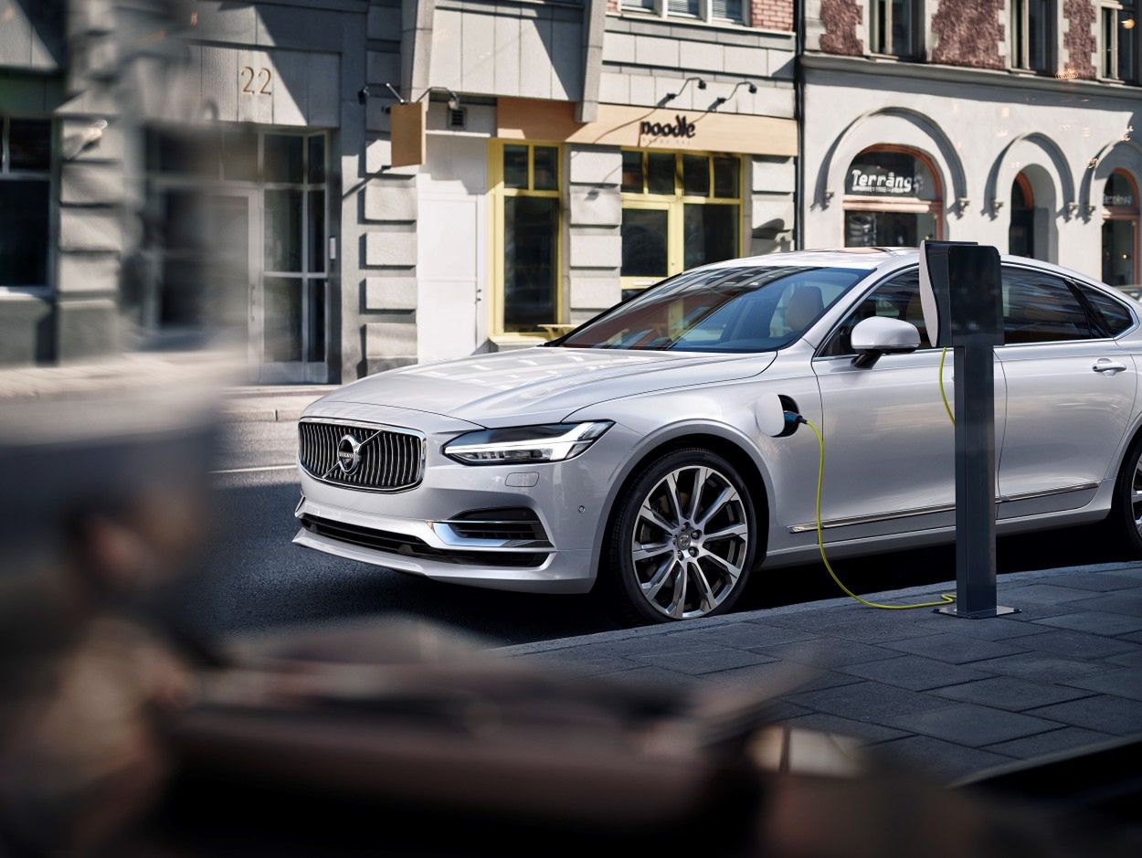 Volvo oferuje felgi o rozmiarze nawet 21 cali. Mój znajomy przejechał takim autem 100 metrów. Wystarczyła jedna studzienka...