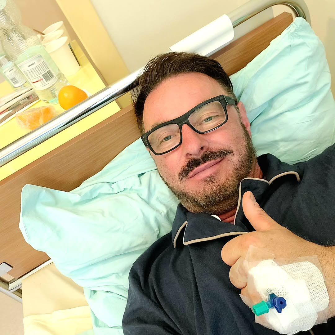 Rafał Zbieć z Kabaretu Moralnego Niepokoju w szpitalu 