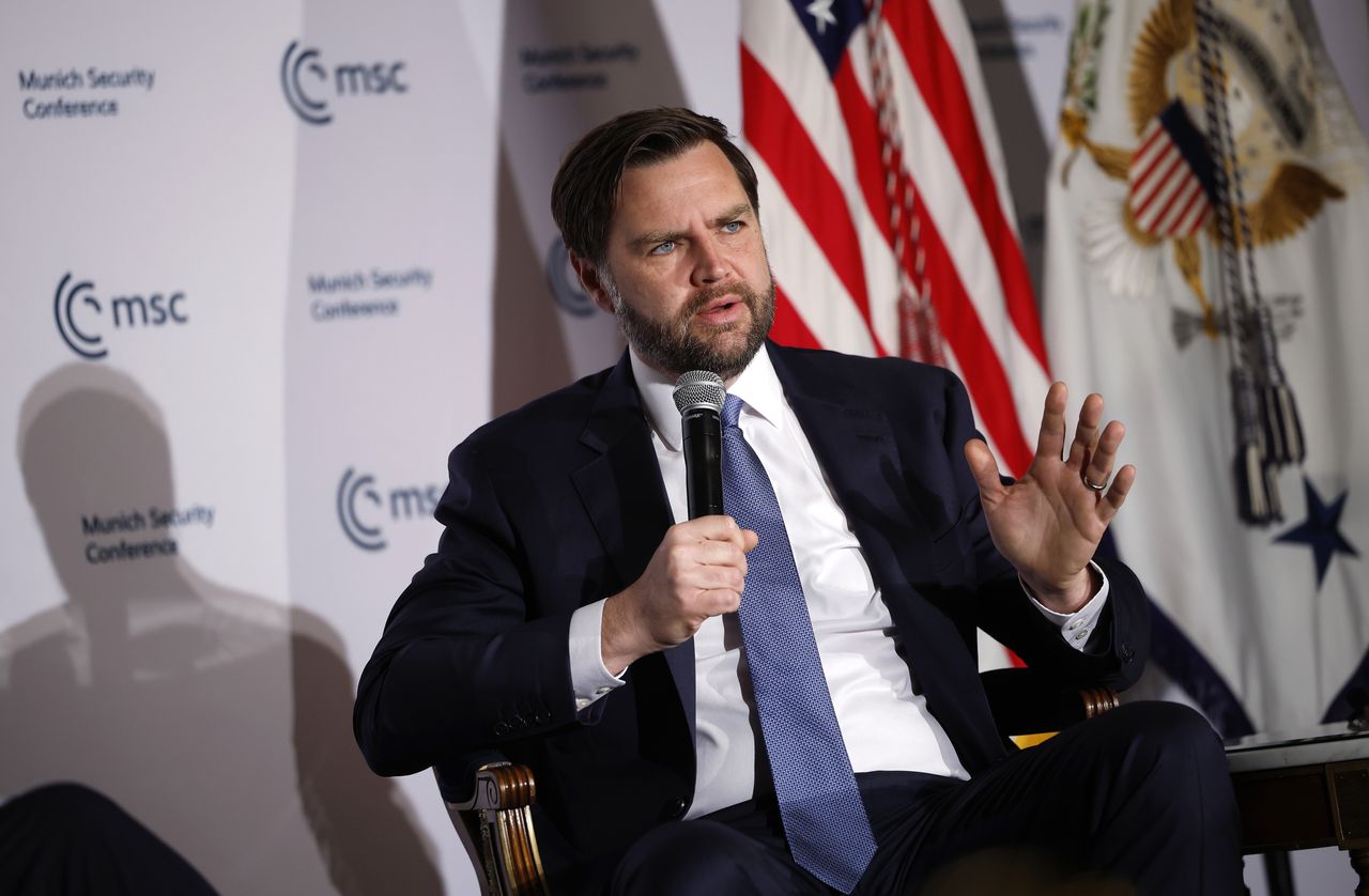 Russia's high demands stall Ukraine peace efforts, Vance says