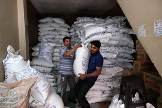 Ceny żywności szybują w górę. Indie ograniczają eksport cukru