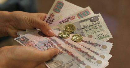 Radykalny ruch Egiptu. Wartość waluty o 50 procent w dół