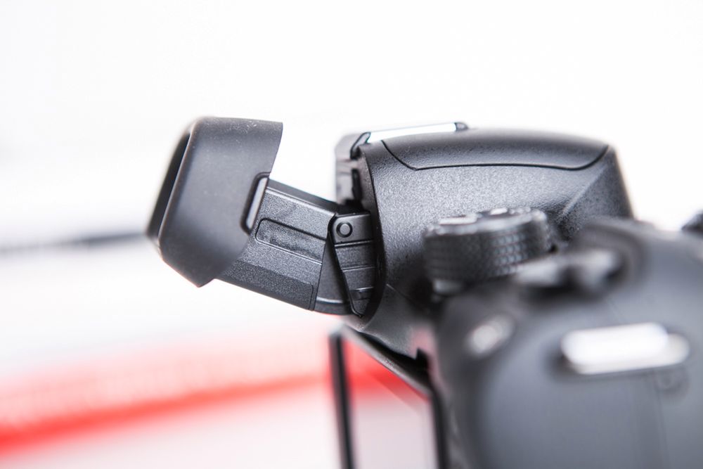 Samsung NX30 - solidny, wygodny, ale nie bez wad [test] 5
