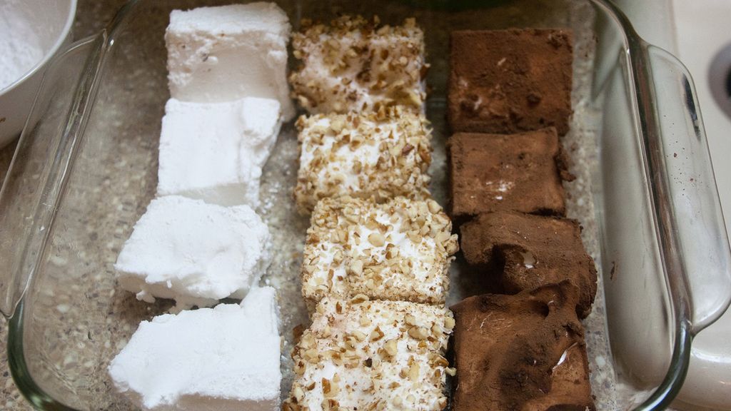 Pianki z płatkami ryżowymi i kawałkami czekolady