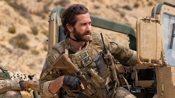 Ledwie wleciał na HBO Max, a już jest hitem. Ten trzymający w napięciu thriller wojenny z Jake’iem Gyllenhaalem poleca aż 98% widzów