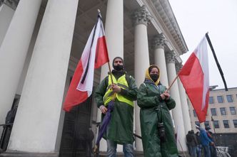 Protestujący rolnicy ukarani mandatami za brak maseczek