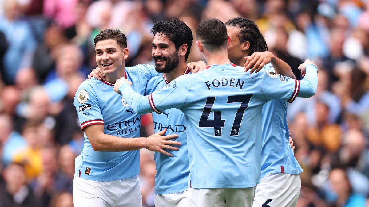 Zdjęcie okładkowe artykułu: Getty Images / Robbie Jay Barratt - AMA / Na zdjęciu: Ilkay Gundogan (w środku)