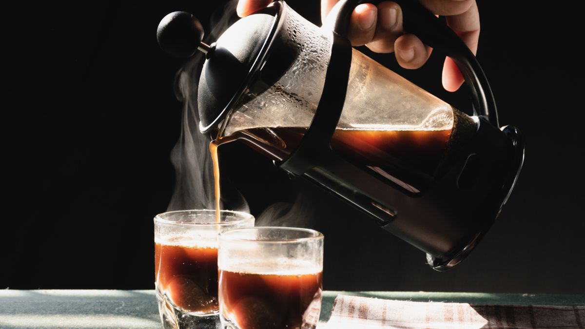 French press to jeden z wielu domowych sposobów na parzenie kawy