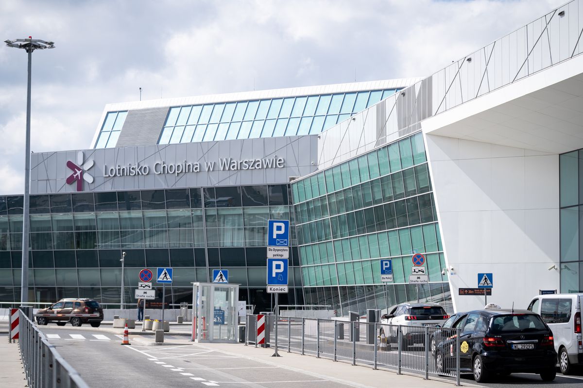 Incydent na Lotnisku Chopina. Obywatel RPA usłyszał trzy zarzuty