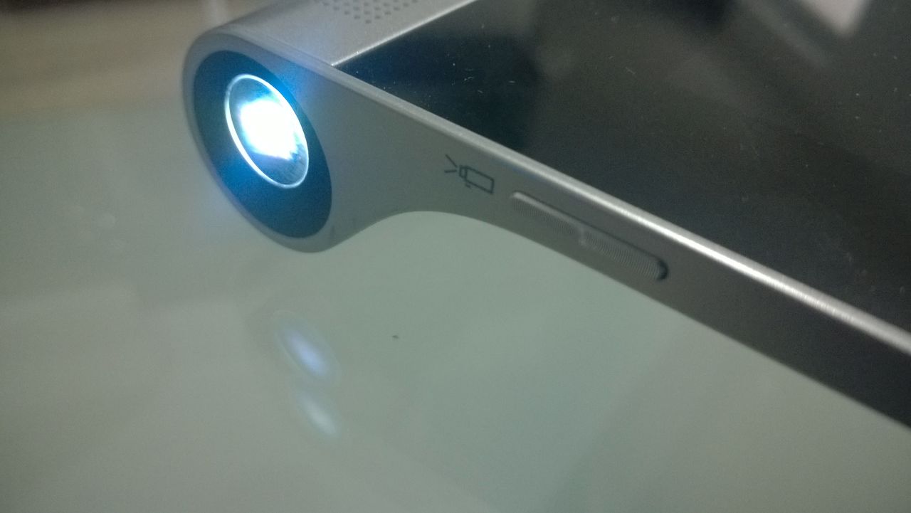 Lenovo Yoga Tablet 2 Pro - projektor