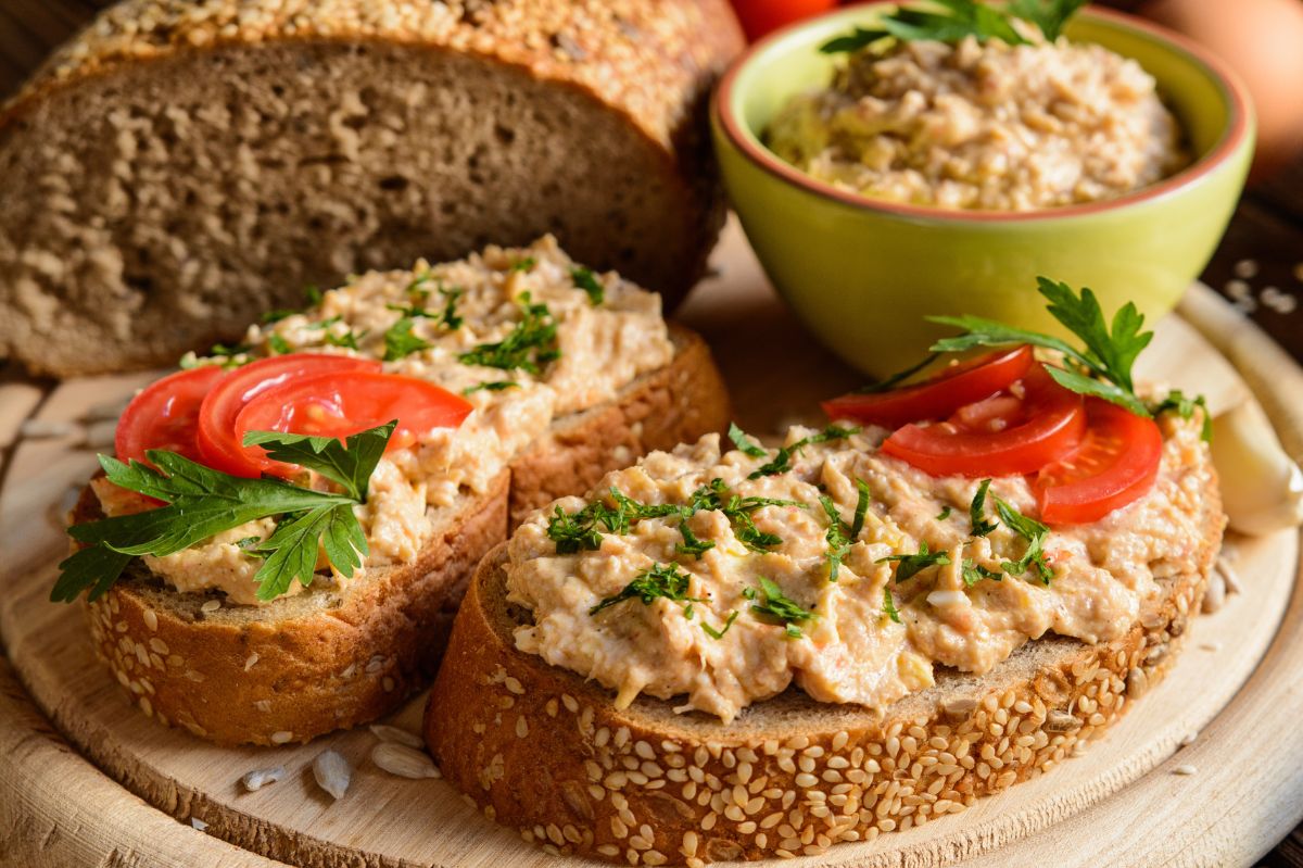 Delicious and deceiving: The ultimate fish-free sandwich spread