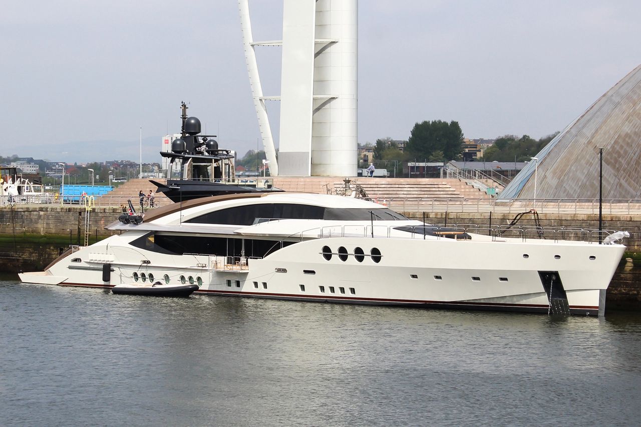 Lady M. - a yacht belonging to the Russian oligarch Aleksei Mordashov. It has been moored in an Italian port for two years.