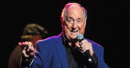 Neil Sedaka pilnie trafił do szpitala. 86-letni muzyk wymagał natychmiastowej pomocy