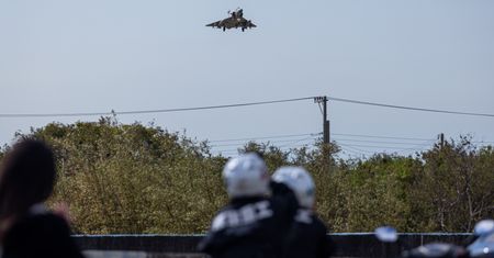 Tajwan alarmuje: kilkadziesiąt chińskich jednostek w pobliżu wyspy