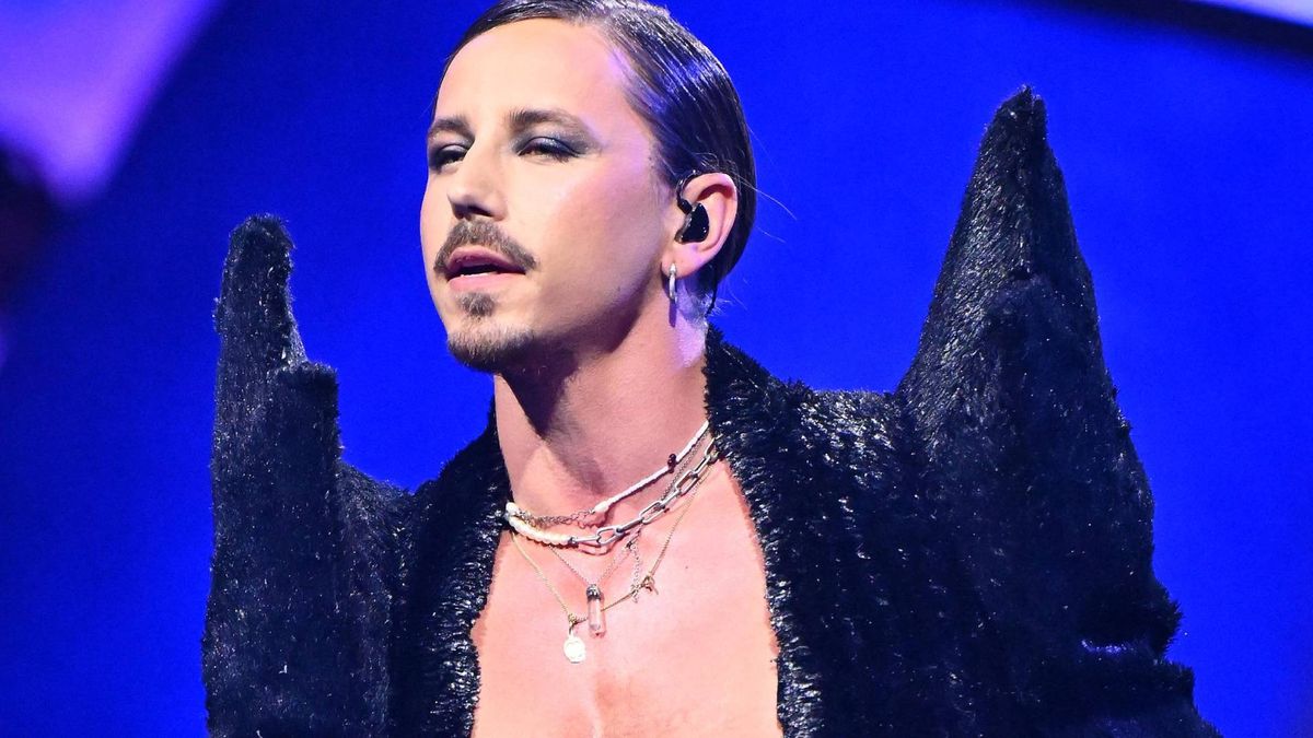 Michał Szpak w krótkich włosach?