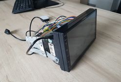 Piła. Zazdrosny 26-latek wybił szyby w aucie i ukradł radio. Grozi mu 10 lat