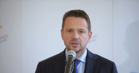 Warszawa. Radni przyjęli uchwałę o korekcie budżetu, wpływy miasta spadają